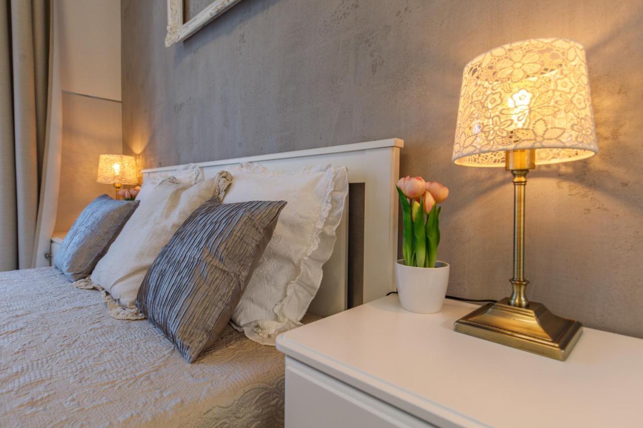 K40 Romantic Deluxe Studio In The City Center Budapest Bagian luar foto